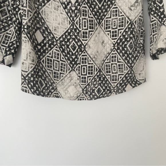 VERO MODA DENIM WHITE/GREY GEOMETRIC PATTERN TOP WITH BROWN SUEDE TRIM TOP, SM - Picture 12 of 13
